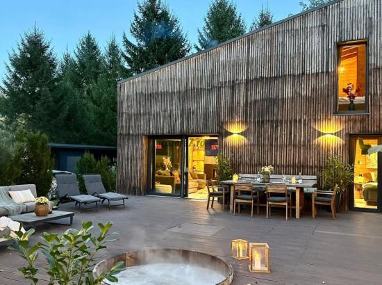 Minimalismus, lux și natură sălbatică: Descoperă 663A - Mountain Chalet din Porumbacu de Sus