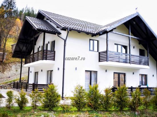 Casa din Deal din Fundu Moldovei este locul perfect pentru o vacanță liniștită în mijlocul naturii!