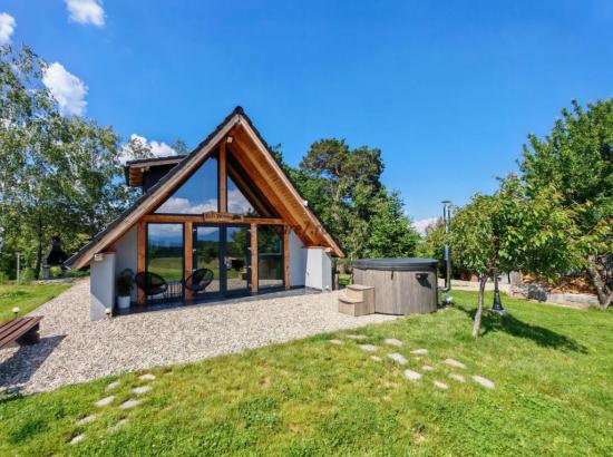 Galerie poze Cabana Aframe Hill House din Poiana Mărului este alegerea ideală!