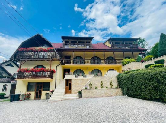 Relaxare și Confort în Inima Stațiunii: Descoperă Pensiunea Aby din Sovata, Mureș