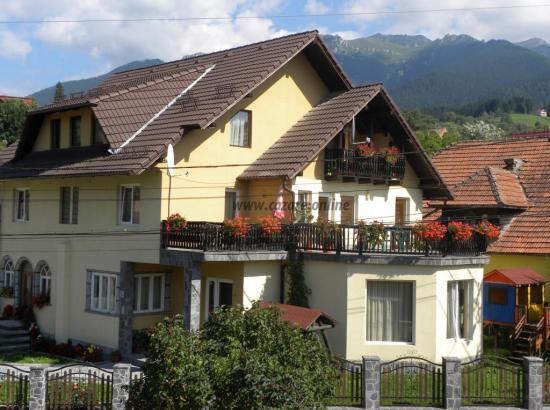 Pensiunea Casa Enescu din Bran: Refugiul Tău Confortabil la Poalele Munților Bucegi