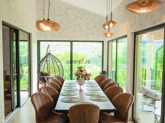 Galerie poze ​Refugiu de Poveste în Valea Doftanei: Descoperă Infinity View Chalet din Teșila