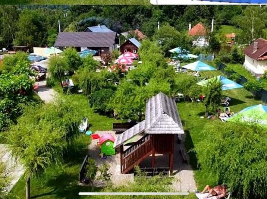 Relaxare și Tratament în Inima Maramureșului: Vacanță la Complex Lacul Sărat din Ocna Șugatag
