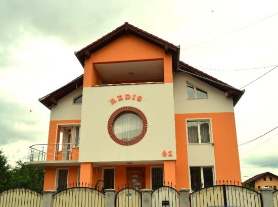Pensiunea Redis