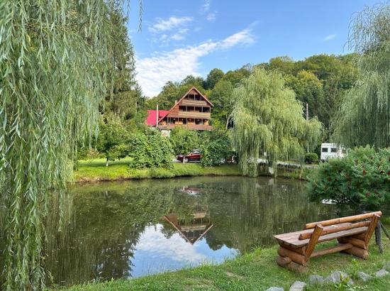 Pensiunea Maramu`Lakeside