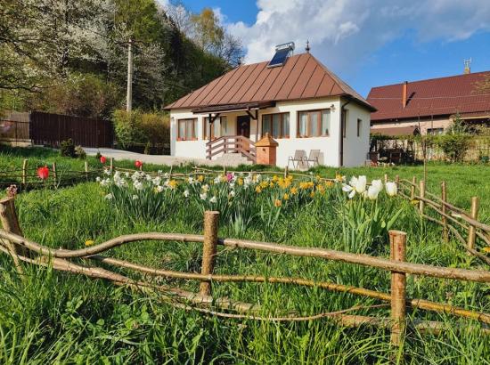 Casa La Numărul 100